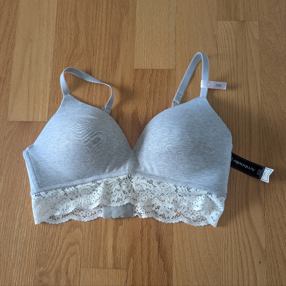 Women’s Heather Gray AMBRIELLE Natural Comfort Wirefree With Lace Trim 38B NWT